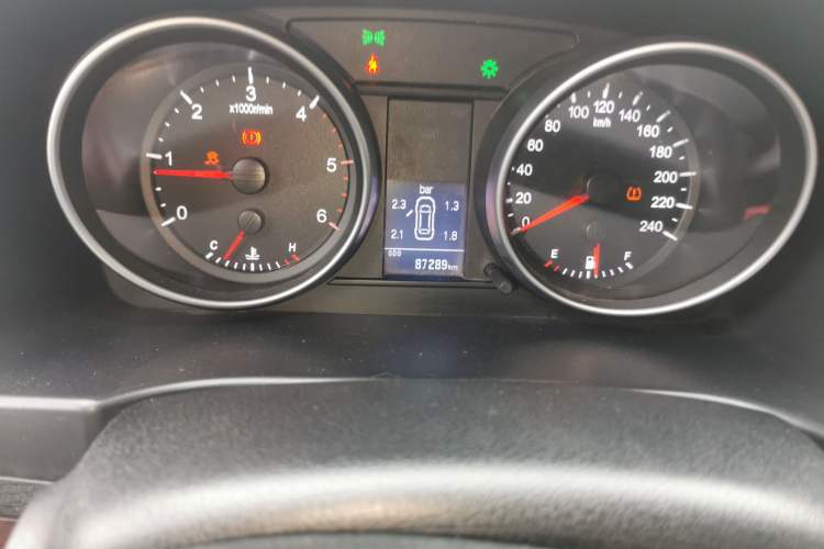 Used Haval H6 2014 Sport Edition 2.0T Diesel Manual Two-Wheel-Drive Elite Model Odometer Close Up