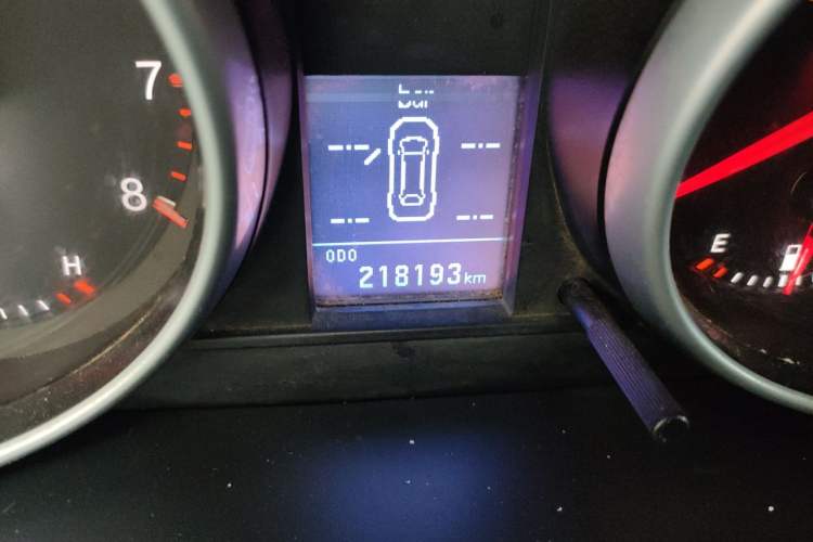 Used Haval H6 2014 Sport Version 1.5T Manual Two-Wheel Drive Elite Edition Odometer Close Up