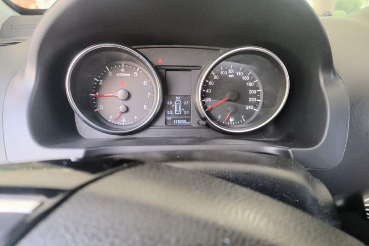 Used Haval H6 2014 Upgraded Model 1.5T Manual Two-Wheel Drive Elite Version Odometer Close Up