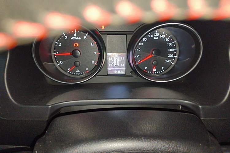 Used Haval H6 2014 Upgraded Model 1.5T Manual Two-Wheel Drive Elite Version Odometer Close Up