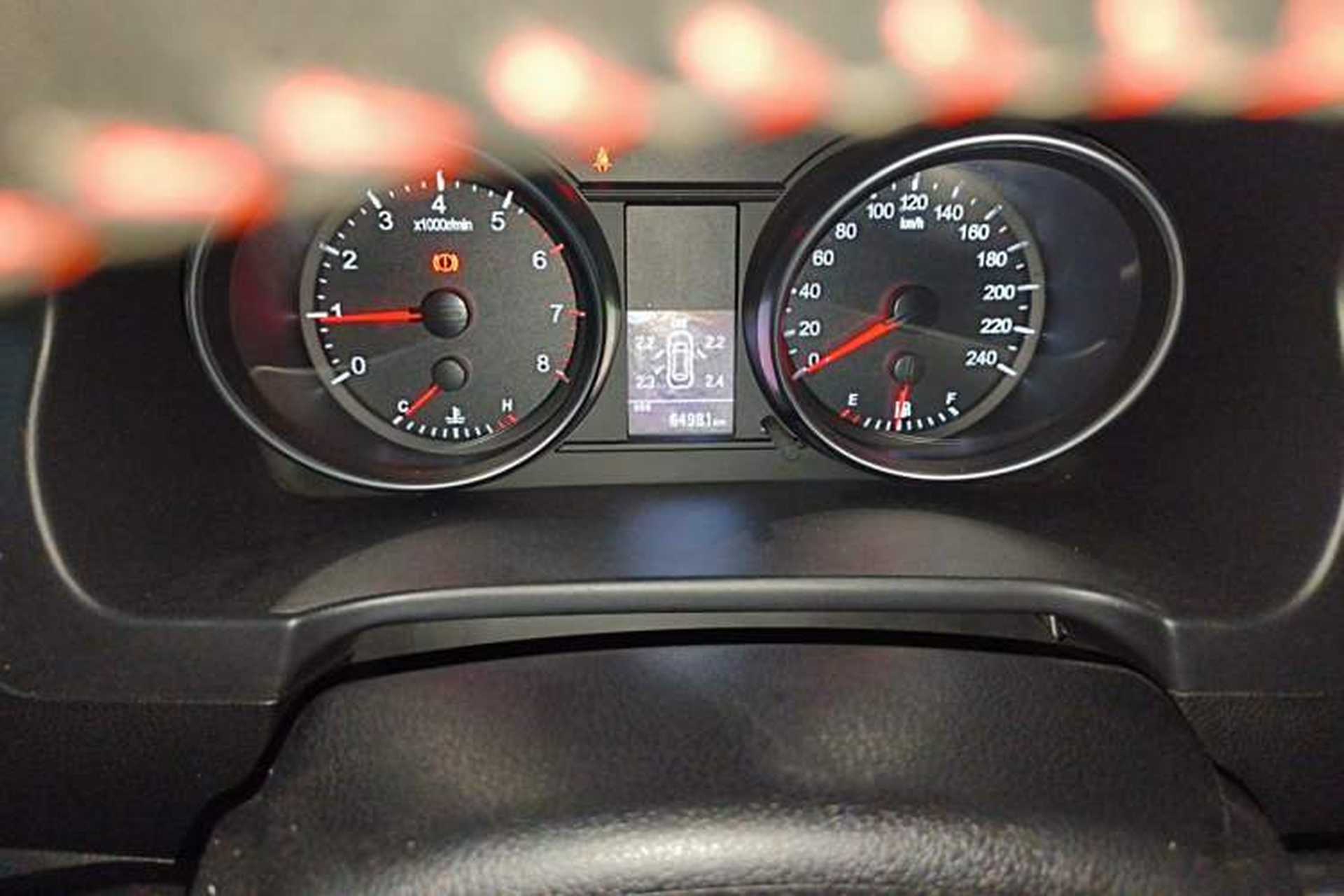 Used Haval H6 2014 Upgraded Model 1.5T Manual Two-Wheel Drive Elite Version Odometer Close Up