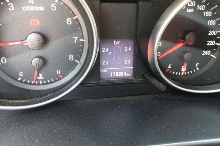 Used Haval H6 2014 Sport Version 1.5T Manual Two-Wheel Drive Elite Edition Odometer Close Up