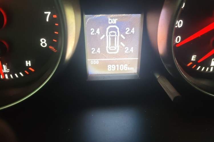 Used Haval H6 2014 Sport Version 1.5T Manual Two-Wheel Drive Elite Edition Odometer Close Up