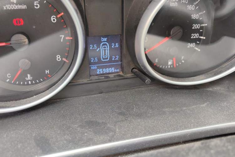 Used Haval H6 2014 Sport Version 1.5T Manual Two-Wheel Drive Elite Edition Odometer Close Up