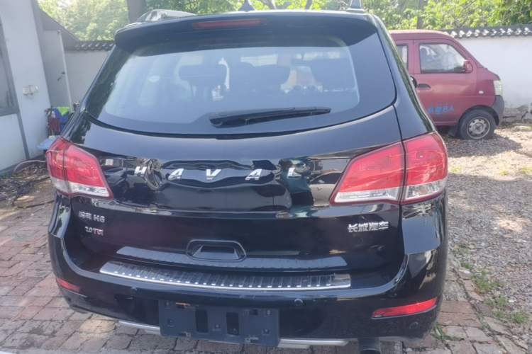 Used Haval H6 2014 Upgraded Model 2.0T Diesel Manual Two-Wheel Drive Urban Version Rear