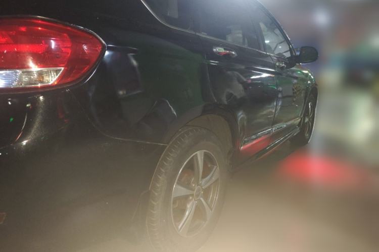 Used Haval H6 2014 Upgraded Model 1.5T Manual Two-Wheel Drive Elite Version Rear Right 45 Deg