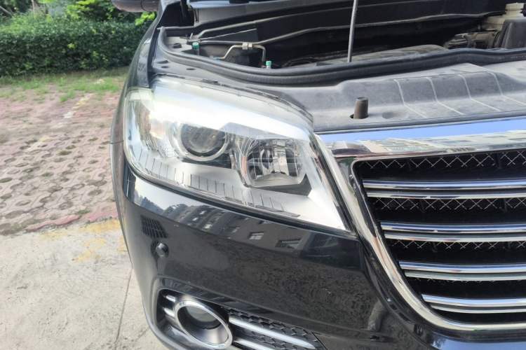 Used Haval H6 2014 Sport Version 1.5T Manual Two-Wheel Drive Elite Edition Right Front Headlight
