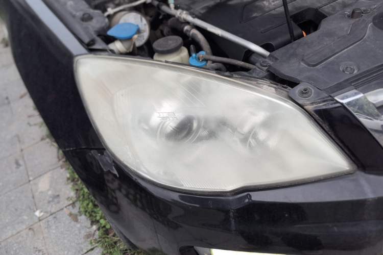 Used Haval H6 2014 Upgraded Model 1.5T Manual Two-Wheel Drive Elite Version Right Front Headlight
