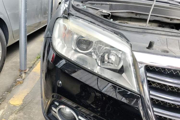 Used Haval H6 2014 Sport Version 1.5T Manual Two-Wheel Drive Elite Edition Right Front Headlight