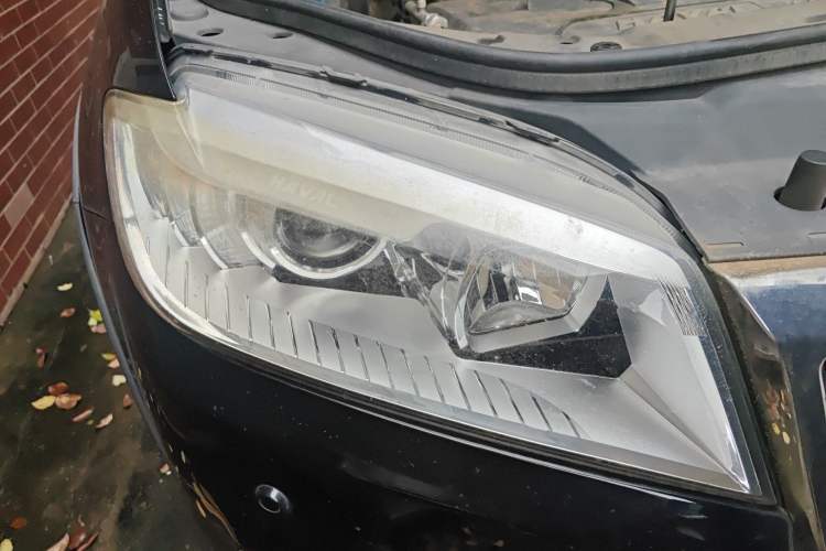 Used Haval H6 2014 Sport Version 1.5T Manual Two-Wheel Drive Elite Edition Right Front Headlight