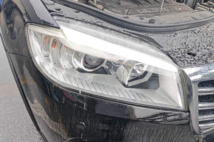 Used Haval H6 2014 Sport Version 1.5T Manual Two-Wheel Drive Elite Edition Right Front Headlight