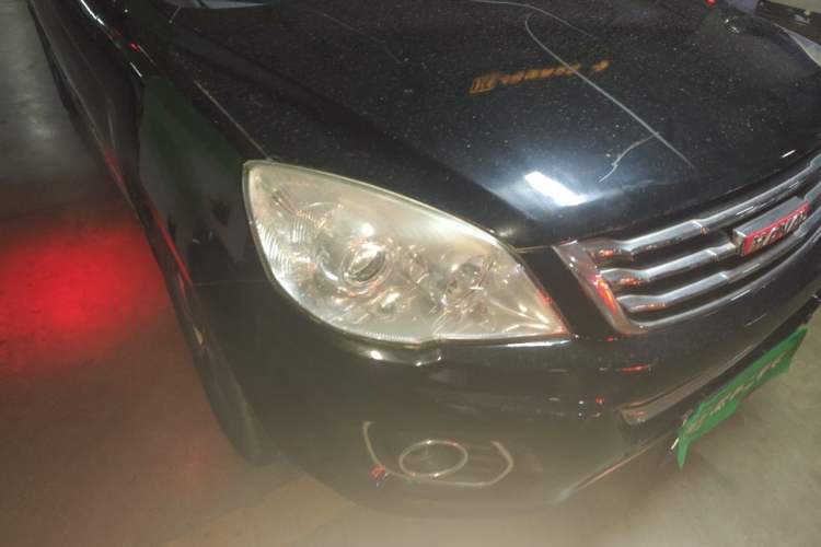 Used Haval H6 2014 Upgraded Model 1.5T Manual Two-Wheel Drive Elite Version Right Front Headlight