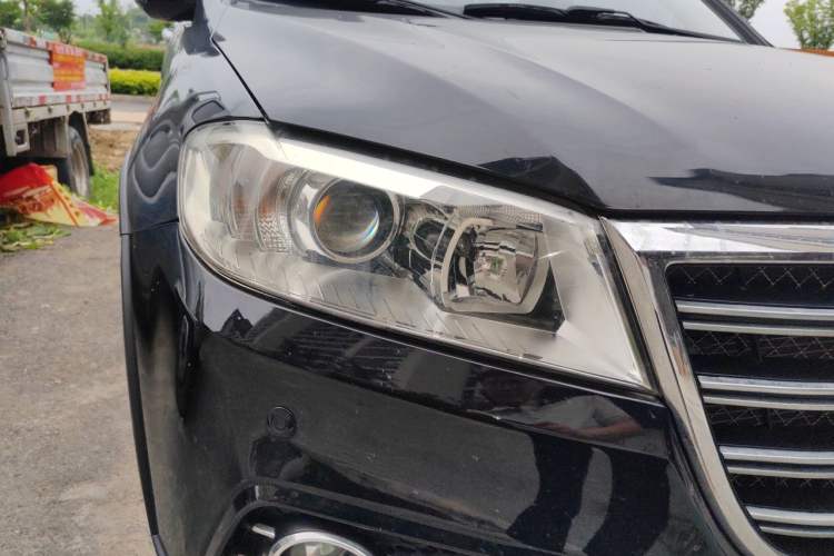 Used Haval H6 2014 Sport Version 1.5T Manual Two-Wheel Drive Elite Edition Right Front Headlight