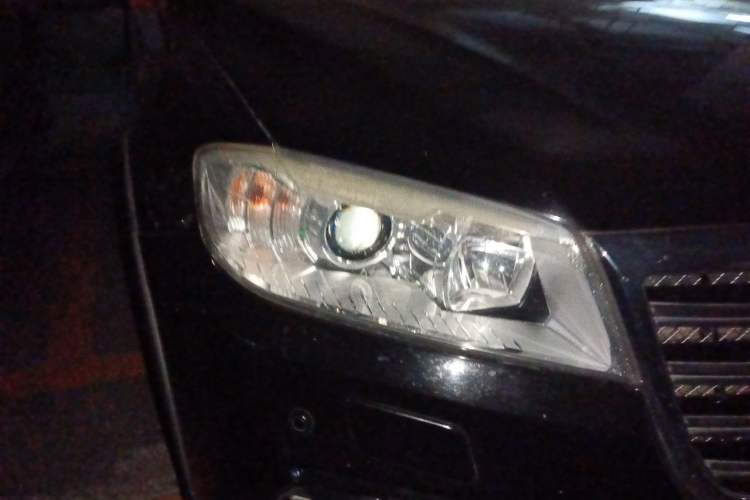Used Haval H6 2014 Sports Edition 2.4L Automatic Prestige Model Right Front Headlight