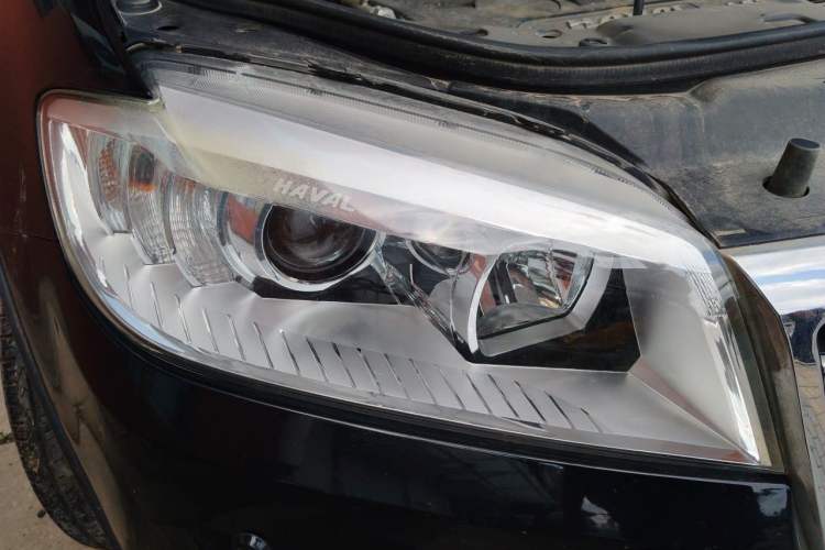 Used Haval H6 2014 Sport Version 1.5T Manual Two-Wheel Drive Elite Edition Right Front Headlight
