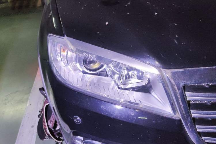 Used Haval H6 2014 Sport Version 1.5T Manual Two-Wheel Drive Elite Edition Right Front Headlight