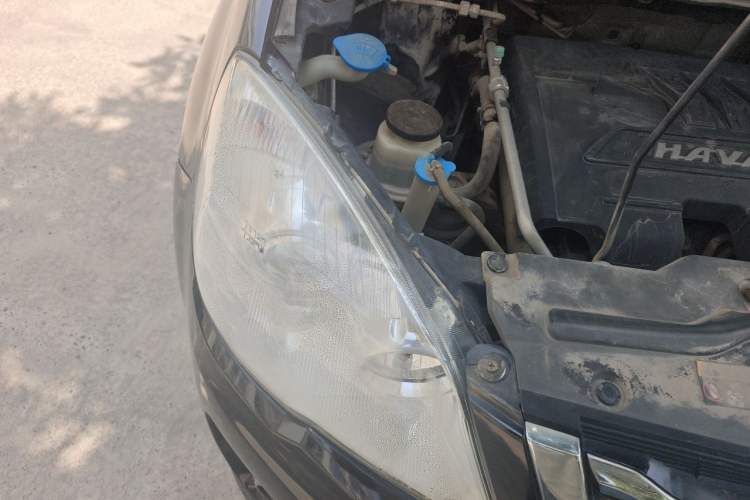 Used Haval H6 2014 Upgraded Model 1.5T Manual Two-Wheel Drive Elite Version Right Front Headlight