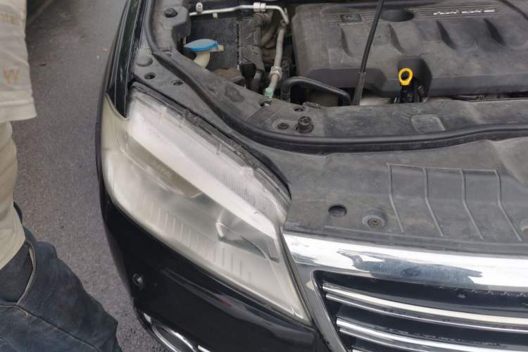 Used Haval H6 2014 Sport Edition 2.0T Diesel Manual Two-Wheel-Drive Elite Model Right Front Headlight