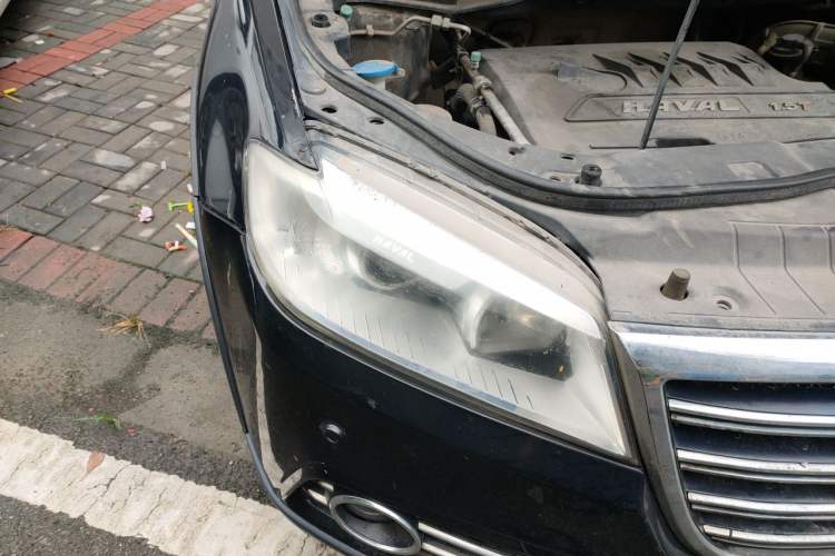 Used Haval H6 2014 Sport Version 1.5T Manual Two-Wheel Drive Elite Edition Right Front Headlight