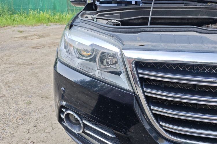 Used Haval H6 2014 Sport Version 1.5T Manual Two-Wheel Drive Elite Edition Right Front Headlight