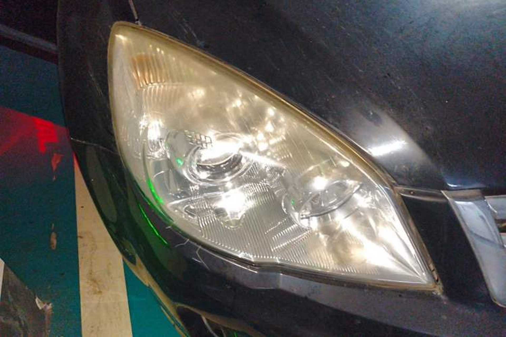 Used Haval H6 2014 Upgraded Model 1.5T Manual Two-Wheel Drive Elite Version Right Front Headlight