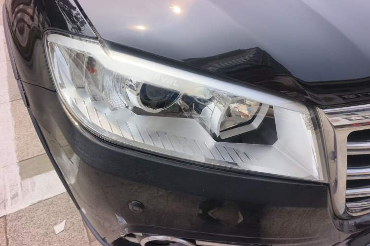 Used Haval H6 2014 Sport Version 1.5T Manual Two-Wheel Drive Elite Edition Right Front Headlight