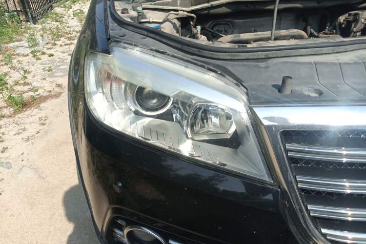 Used Haval H6 2014 Sport Version 1.5T Manual Two-Wheel Drive Elite Edition Right Front Headlight
