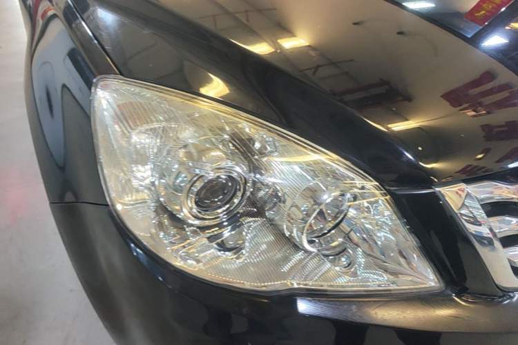 Used Haval H6 2014 Upgraded Model 1.5T Manual Two-Wheel Drive Elite Version Right Front Headlight