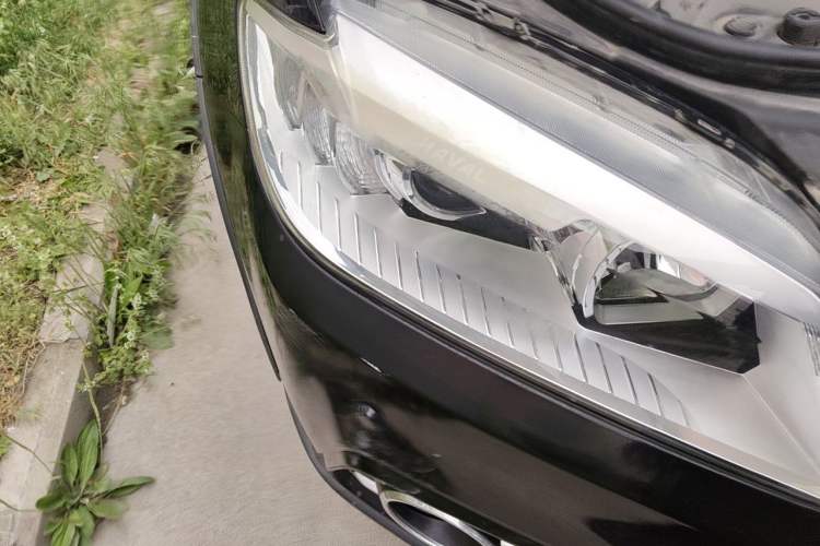 Used Haval H6 2014 Sport Version 1.5T Manual Two-Wheel Drive Elite Edition Right Front Headlight