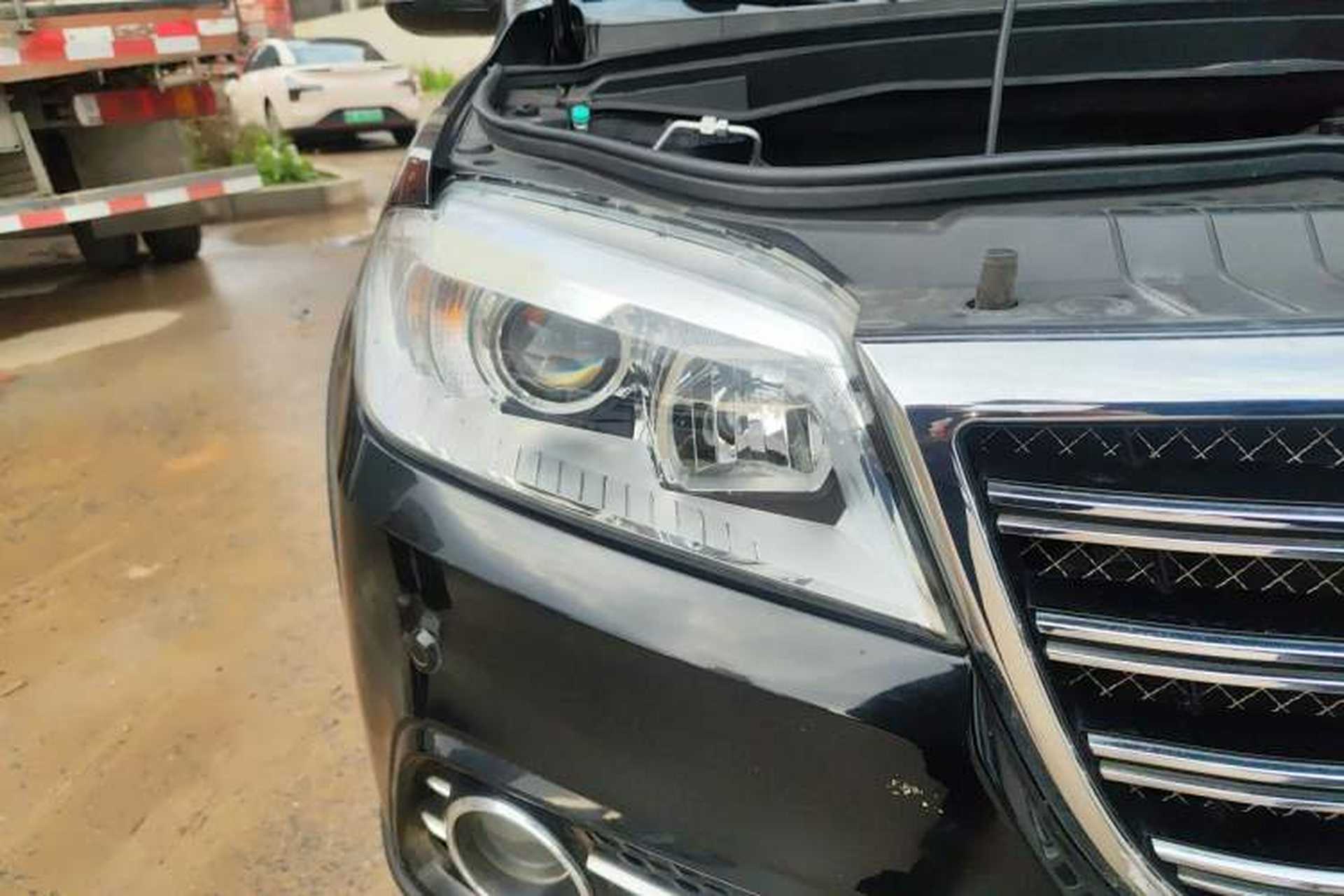 Used Haval H6 2014 Sport Version 1.5T Manual Two-Wheel Drive Elite Edition Right Front Headlight