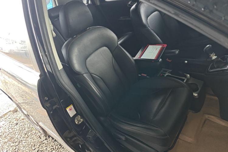 Used Haval H6 2014 Upgraded Model 1.5T Manual Two-Wheel Drive Elite Version Right Front Seat