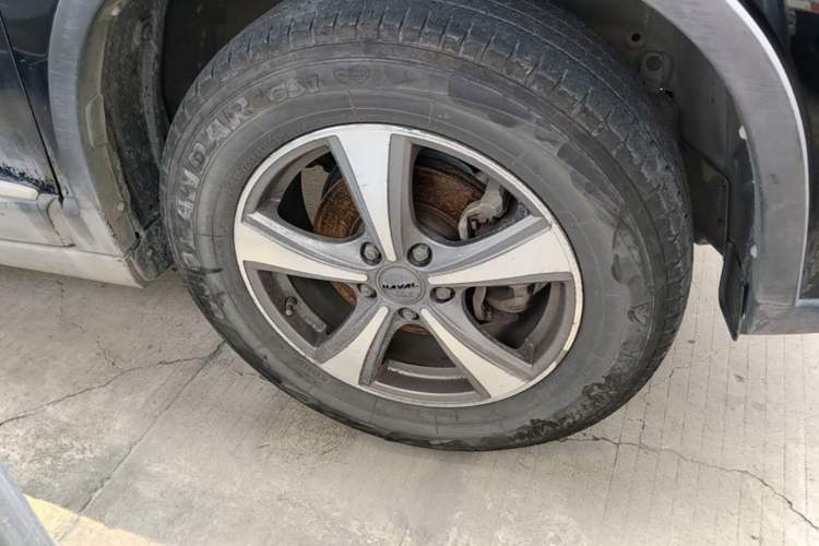 Used Haval H6 2014 Sport Version 1.5T Manual Two-Wheel Drive Elite Edition Right Front Wheel Hub