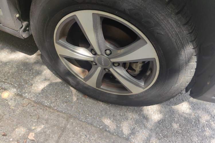 Used Haval H6 2014 Sport Version 1.5T Manual Two-Wheel Drive Elite Edition Right Front Wheel Hub