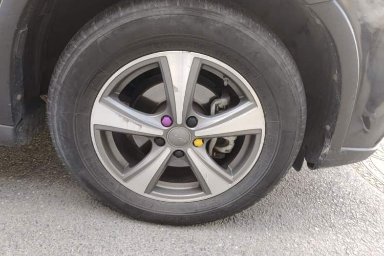 Used Haval H6 2014 Sport Edition 2.4L Automatic Elite Model Right Front Wheel Hub