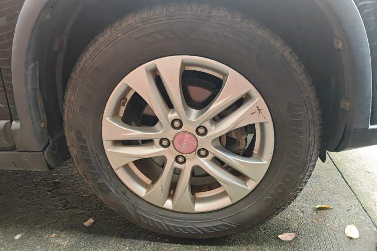 Used Haval H6 2014 Sport Version 1.5T Manual Two-Wheel Drive Elite Edition Right Front Wheel Hub