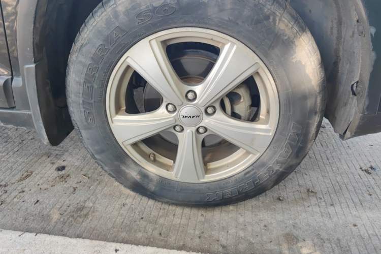 Used Haval H6 2014 Sport Version 1.5T Manual Two-Wheel Drive Elite Edition Right Front Wheel Hub