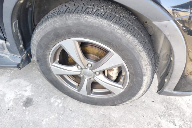 Used Haval H6 2014 Sport Version 1.5T Manual Two-Wheel Drive Elite Edition Right Front Wheel Hub