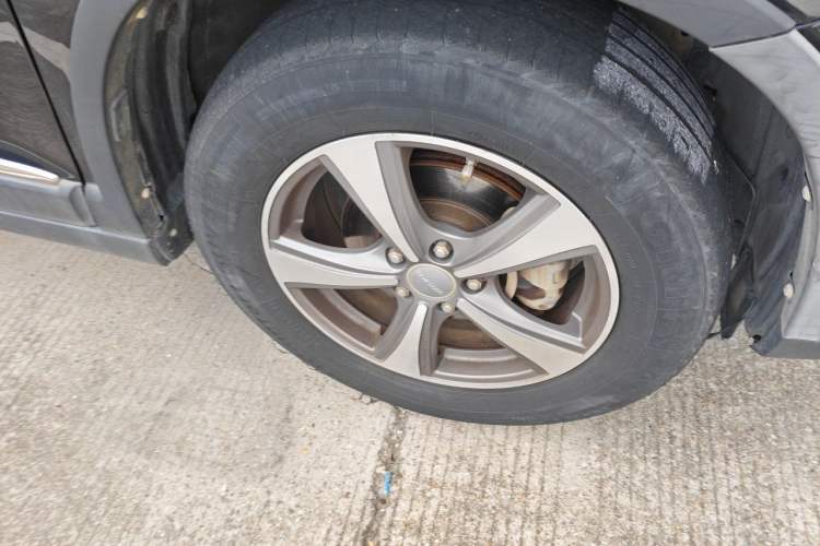 Used Haval H6 2014 Sports Edition 2.4L Automatic Prestige Model Right Front Wheel Hub