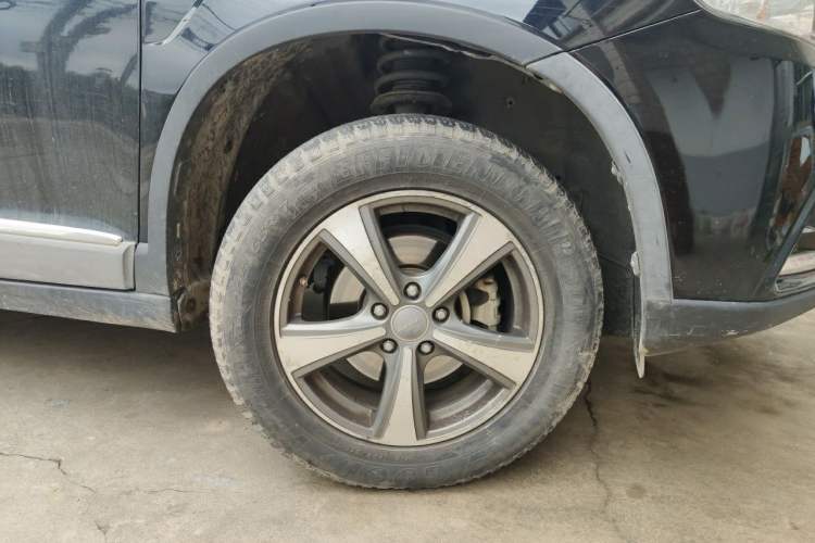 Used Haval H6 2014 Sport Version 1.5T Manual Two-Wheel Drive Elite Edition Right Front Wheel Hub