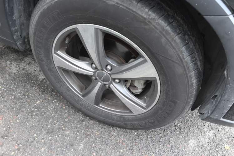 Used Haval H6 2014 Sport Version 1.5T Manual Two-Wheel Drive Elite Edition Right Front Wheel Hub