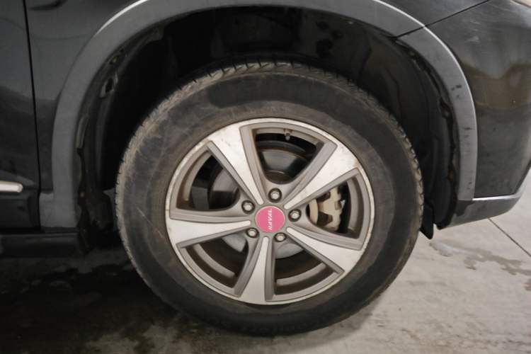 Used Haval H6 2014 Sport Version 1.5T Manual Two-Wheel Drive Elite Edition Right Front Wheel Hub