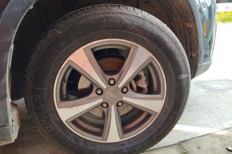 Used Haval H6 2014 Sport Version 1.5T Manual Two-Wheel Drive Elite Edition Right Front Wheel Hub