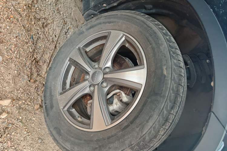 Used Haval H6 2014 Sport Version 1.5T Manual Two-Wheel Drive Elite Edition Right Front Wheel Hub