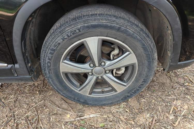 Used Haval H6 2014 Sport Version 1.5T Manual Two-Wheel Drive Elite Edition Right Front Wheel Hub