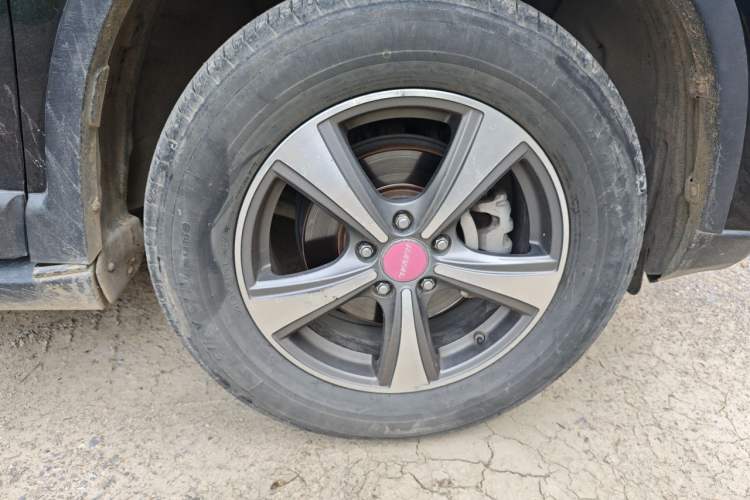 Used Haval H6 2014 Sport Version 1.5T Manual Two-Wheel Drive Elite Edition Right Front Wheel Hub