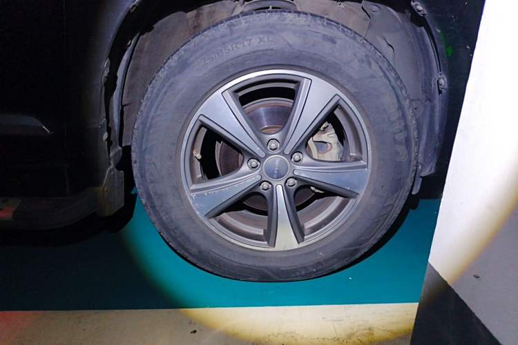 Used Haval H6 2014 Upgraded Model 1.5T Manual Two-Wheel Drive Elite Version Right Front Wheel Hub