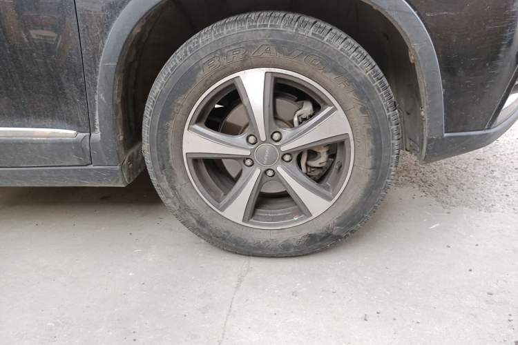 Used Haval H6 2014 Sport Version 1.5T Manual Two-Wheel Drive Elite Edition Right Front Wheel Hub