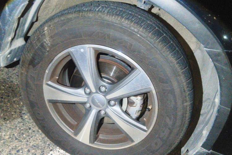 Used Haval H6 2014 Sport Version 1.5T Manual Two-Wheel Drive Elite Edition Right Front Wheel Hub