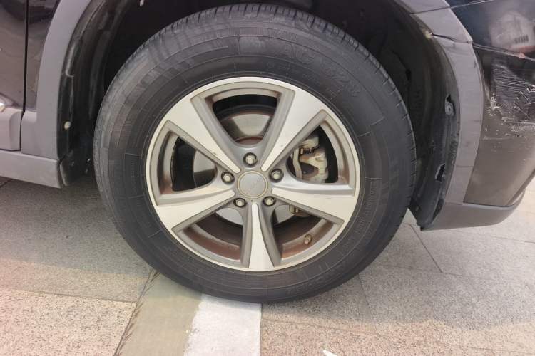 Used Haval H6 2014 Sport Version 1.5T Manual Two-Wheel Drive Elite Edition Right Front Wheel Hub