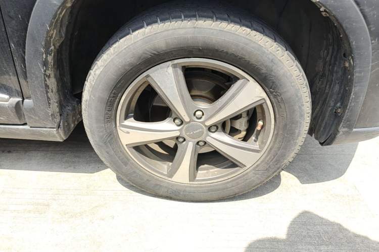 Used Haval H6 2014 Sport Edition 2.4L Automatic Elite Model Right Front Wheel Hub